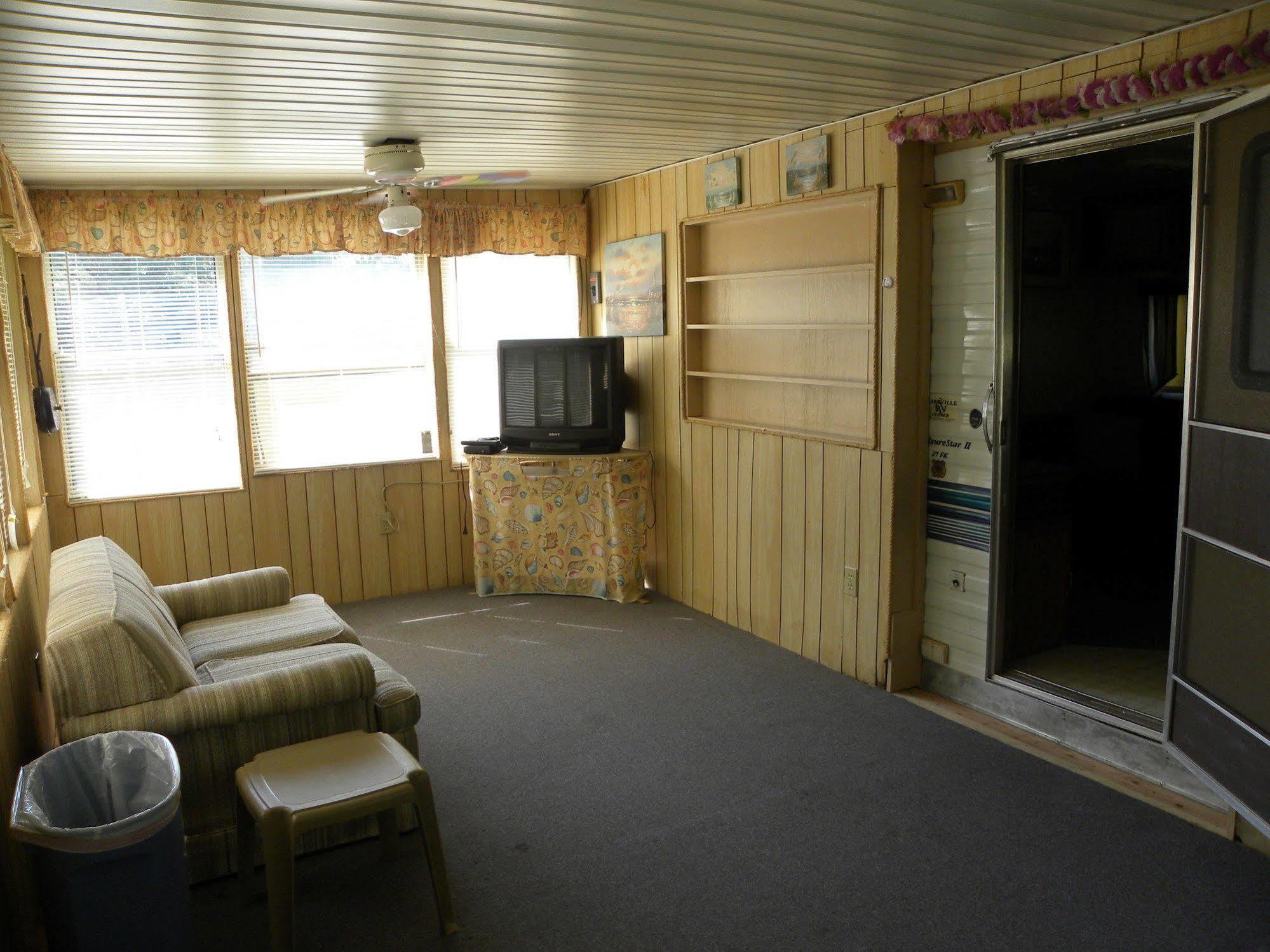 Countryside Campground Apartment Mogadore Exterior photo