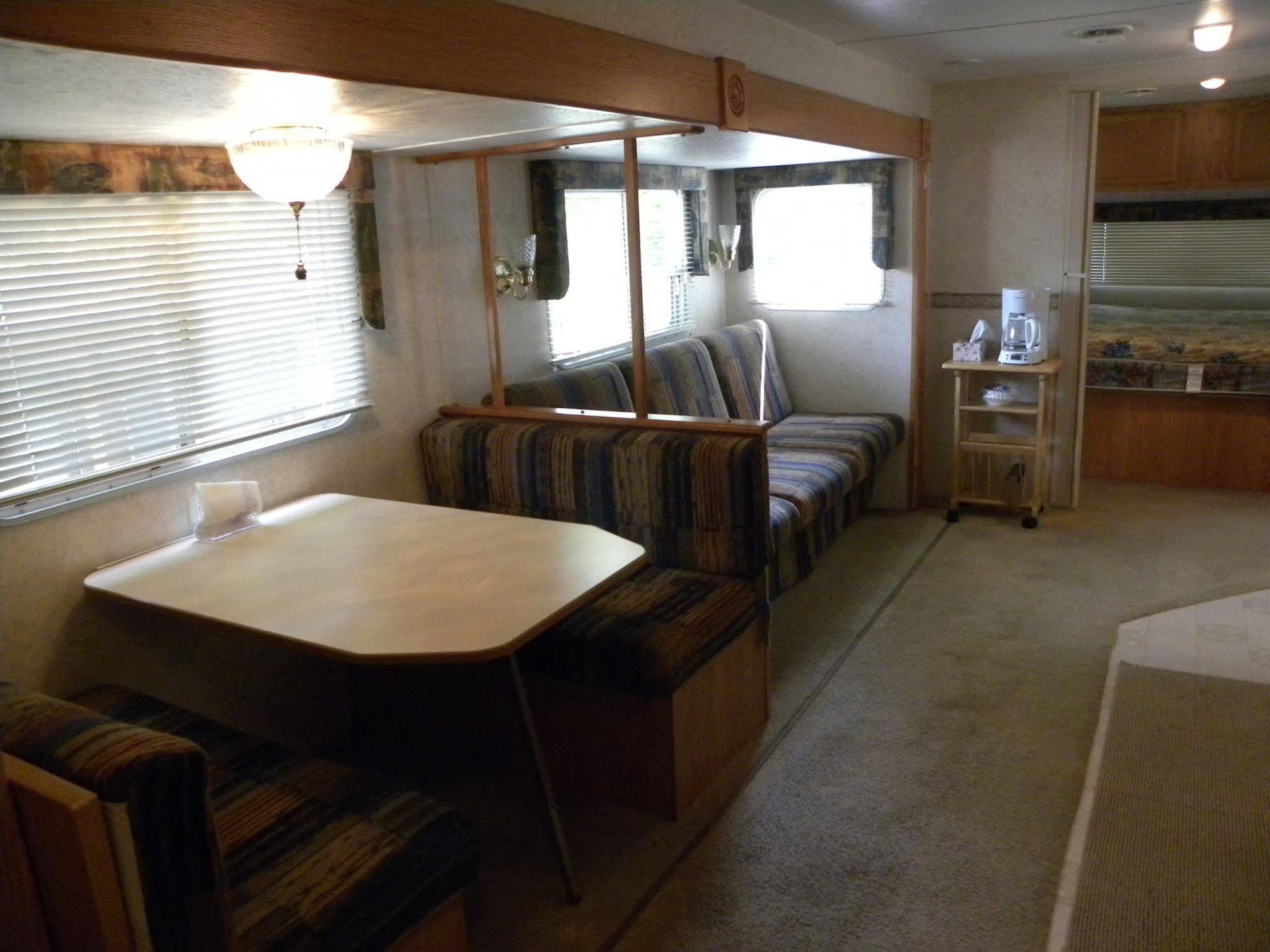 Countryside Campground Apartment Mogadore Exterior photo