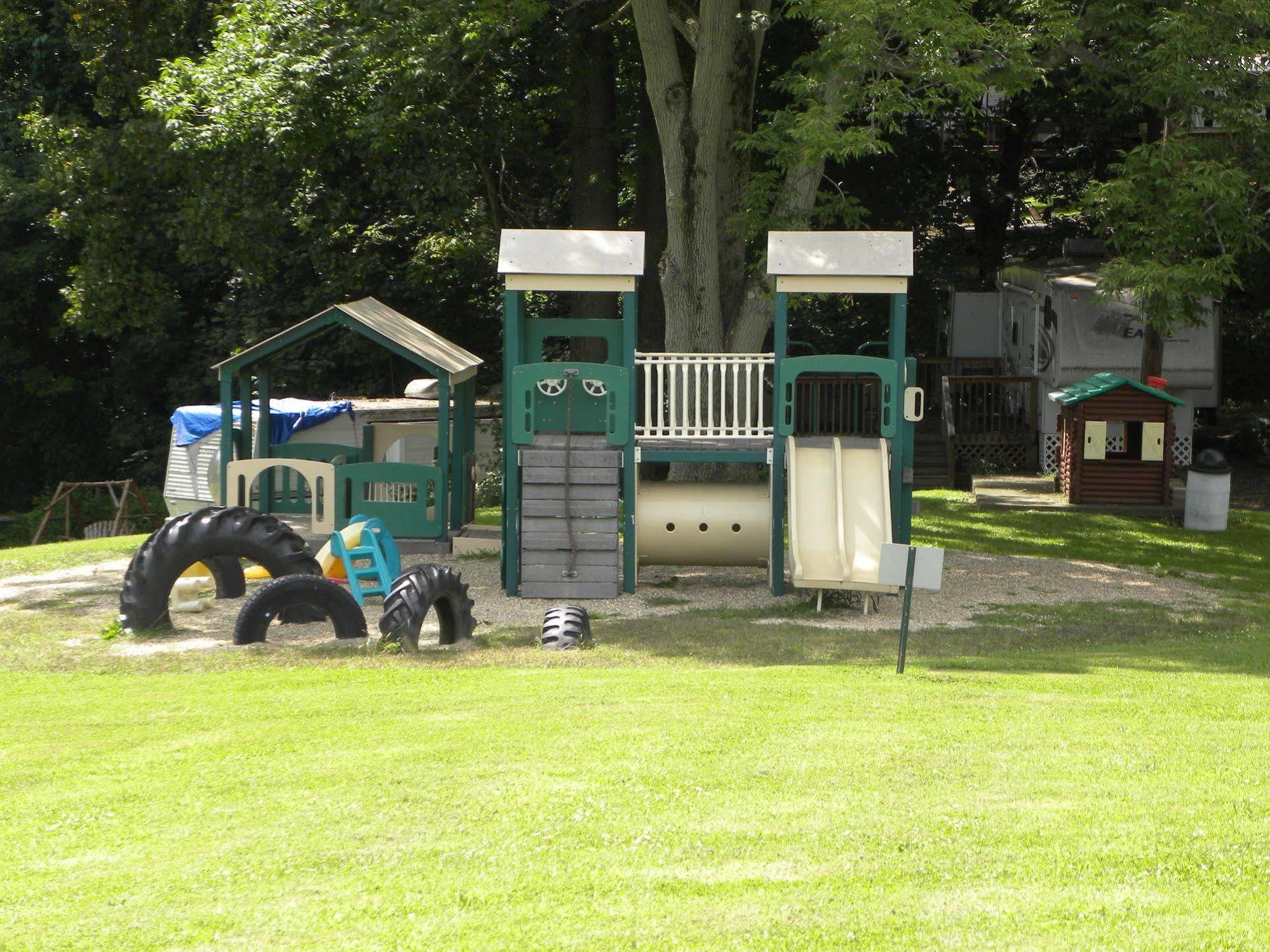 Countryside Campground Apartment Mogadore Exterior photo